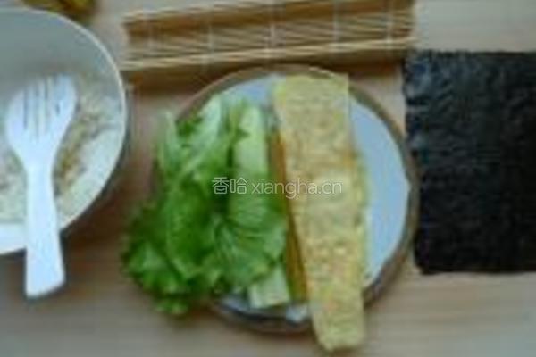 生菜沙拉寿司的做法图解1
