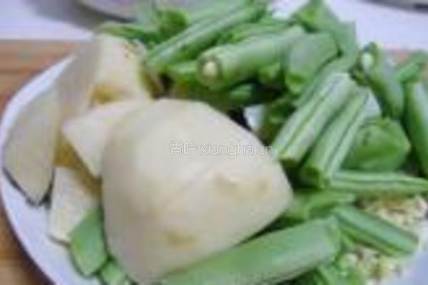茄子炖土豆的做法图解3