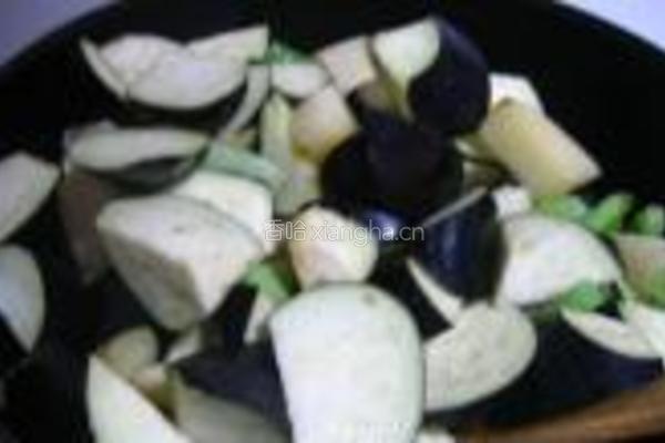 茄子炖土豆的做法图解5