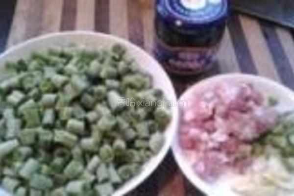 橄榄菜炒四季豆的做法图解1