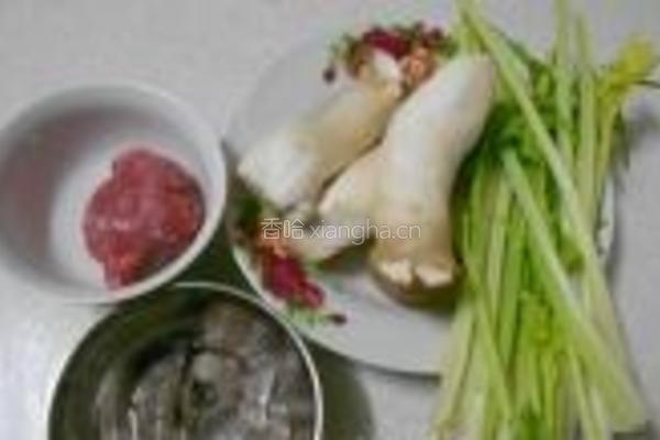 虾仁炒芹菜的做法图解1