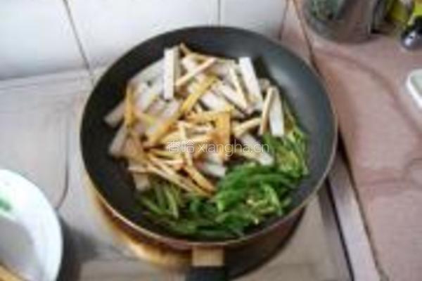 辣椒炒年糕的做法图解4