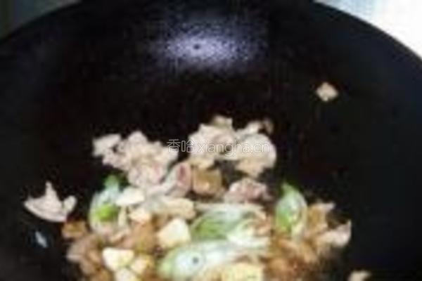红烧鳕鱼炖木耳的做法图解10