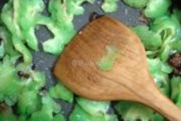 豆豉鲮鱼炒苦瓜的做法图解7