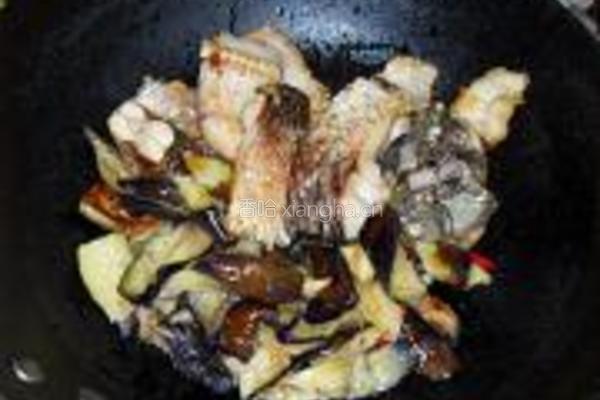 草鱼烧茄子的做法图解8