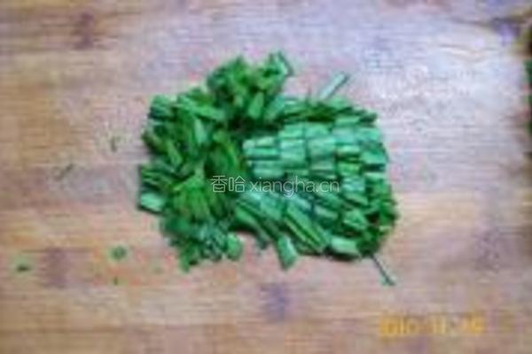 大蒜鸡杂炒麻腐的做法图解4