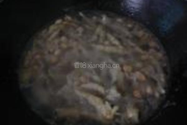 腐竹花生焖鸡爪的做法图解3