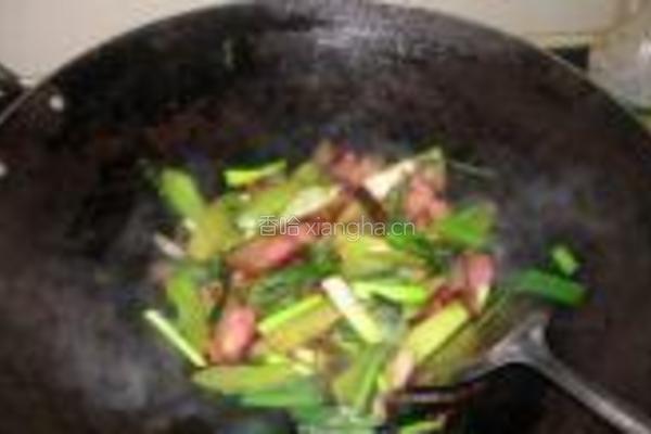 莴苣炒老腊肉的做法图解9