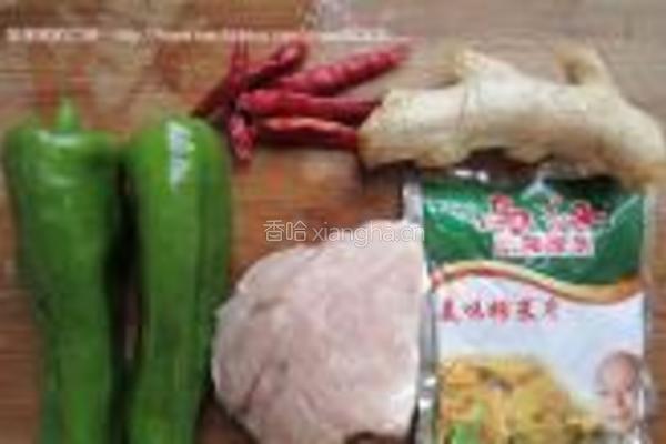 榨菜青椒肉丝的做法图解1