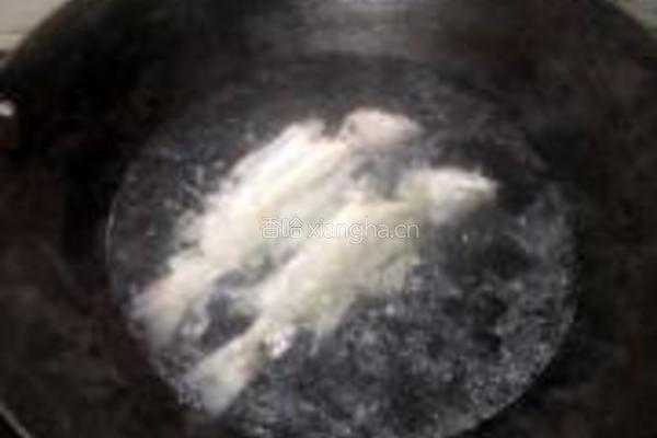 清水浸海鲈鱼的做法图解3