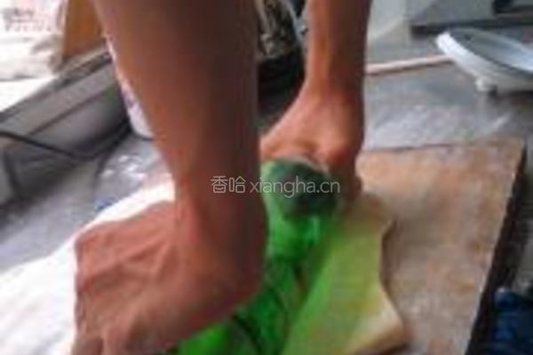 广东竹升面的做法图解4