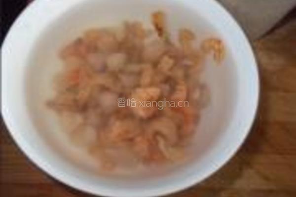 瑶柱虾米猪骨粥的做法图解2