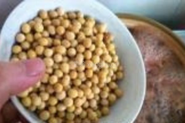 黄豆煲猪脚的做法图解6