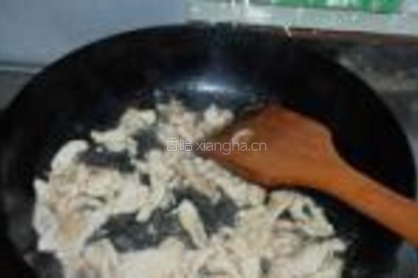蒜苗炒鸡肉的做法图解3