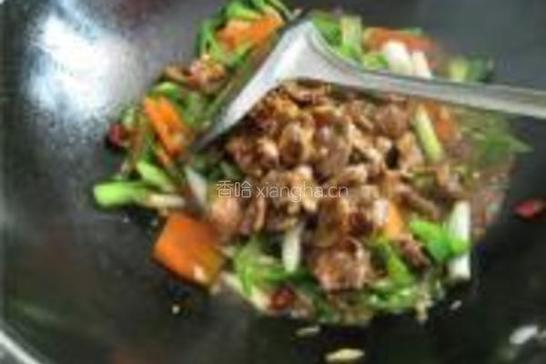 蒜白爆羊肉的做法图解5