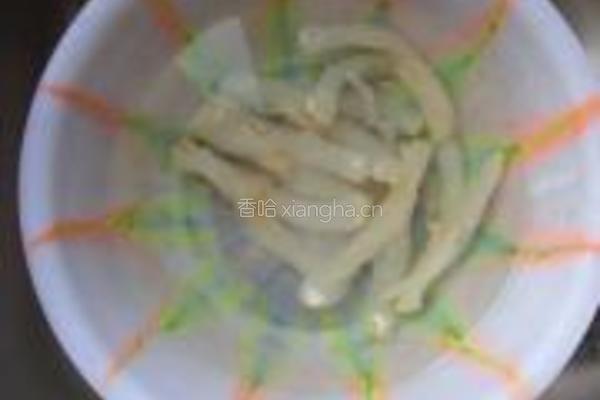 口蘑腐竹炒蹄筋的做法图解5