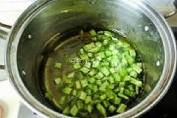牛肉豆豉苦瓜丁的做法图解5