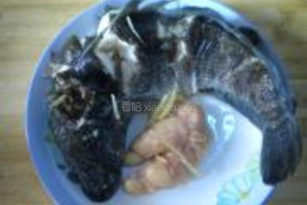 辣味蒸生鱼的做法图解3