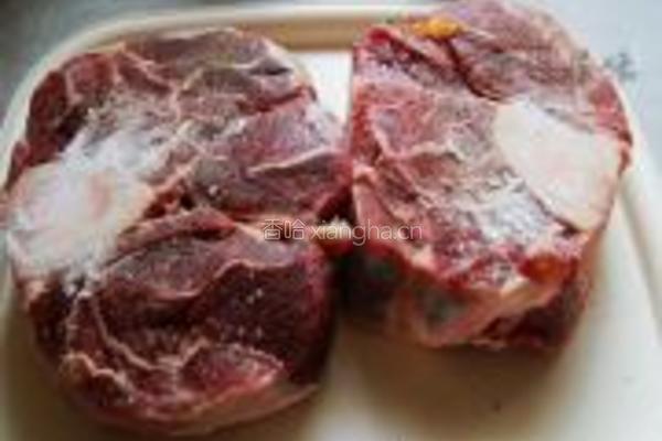 红萝卜焖牛小腿肉的做法图解2