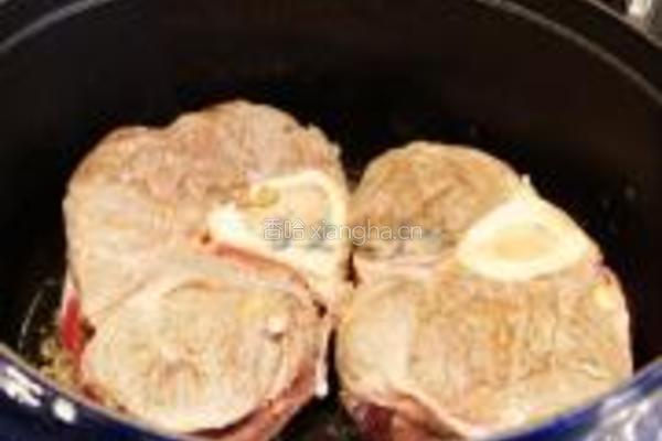 红萝卜焖牛小腿肉的做法图解9
