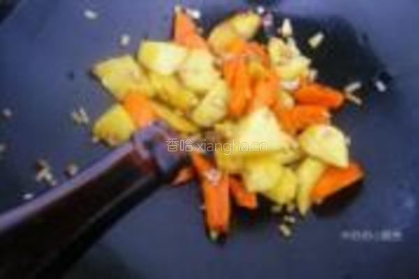土豆炖萝卜的做法图解4