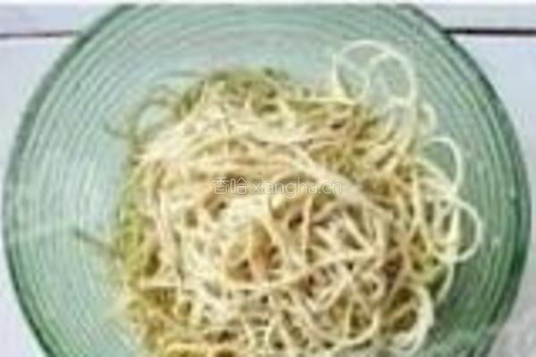 凉拌豆腐丝的做法图解2