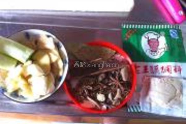 老汤煲猪蹄干豆腐的做法图解3