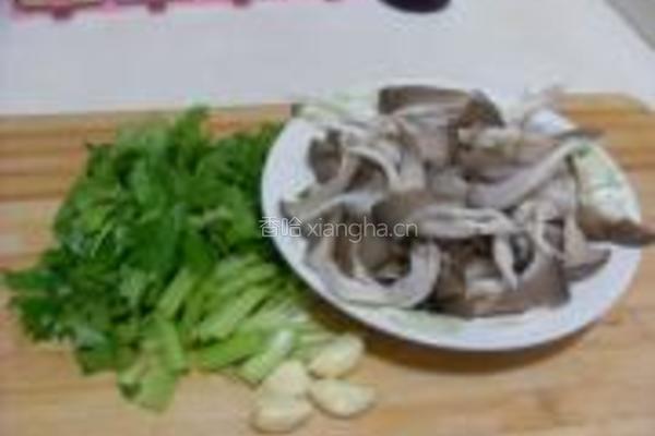 蘑菇小炒的做法图解1