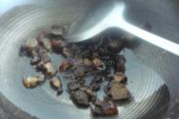 芹菜炒腊肉的做法图解4
