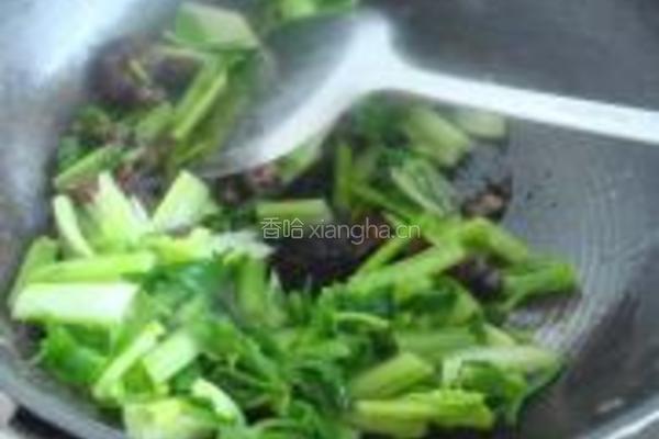芹菜炒腊肉的做法图解5