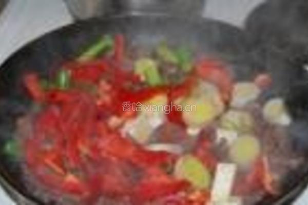 红椒大葱炒麋鹿肉的做法图解7