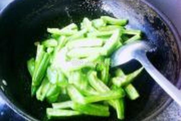 翠绿苦瓜的做法图解5