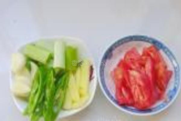 手撕包菜的做法图解2