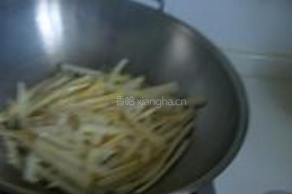 韭菜头炒冬笋的做法图解14