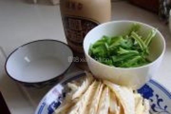 韭菜头炒冬笋的做法图解5