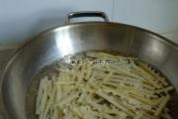 韭菜头炒冬笋的做法图解8