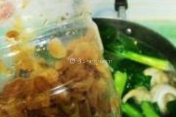青菜菌菇牛筋汤面的做法图解9