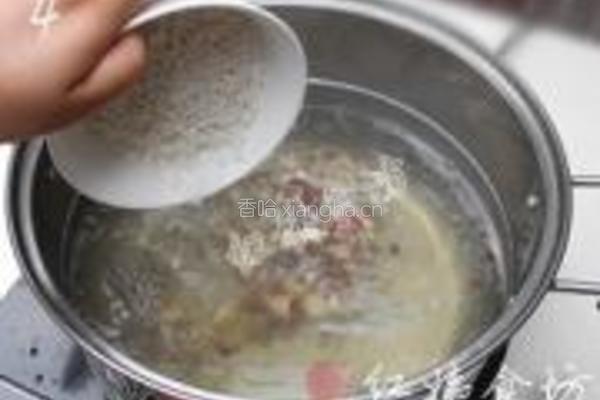 薏米红豆莲子粥的做法图解4
