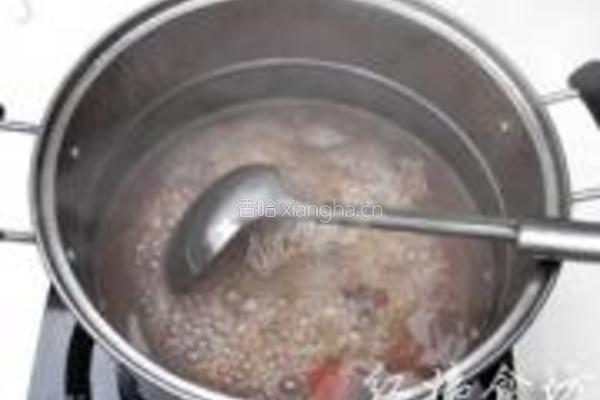 薏米红豆莲子粥的做法图解5