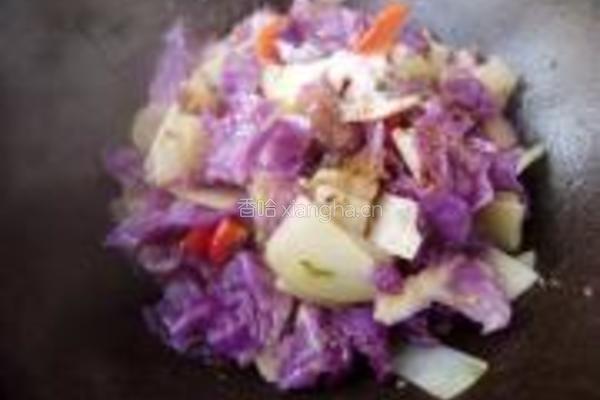 紫甘蓝炒土豆片的做法图解9