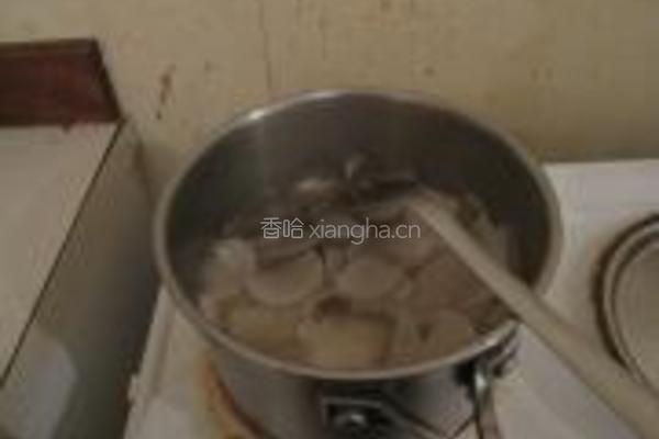 萝卜片鱼头汤的做法图解7
