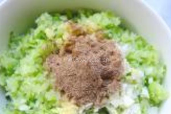 萝卜韭菜大肉水饺的做法图解4