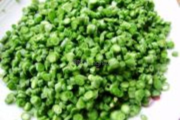 豇豆粒炸酱面的做法图解1