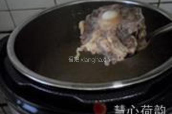 番茄藜麦酸黄瓜牛尾汤的做法图解12