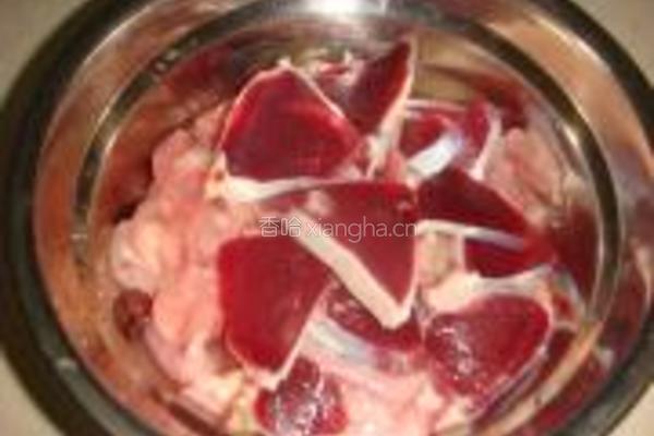 鸭杂绿豆芽的做法图解2