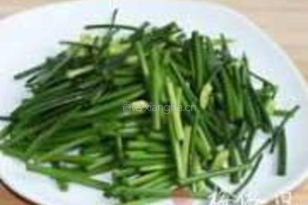 章鱼炒韭葶的做法图解5