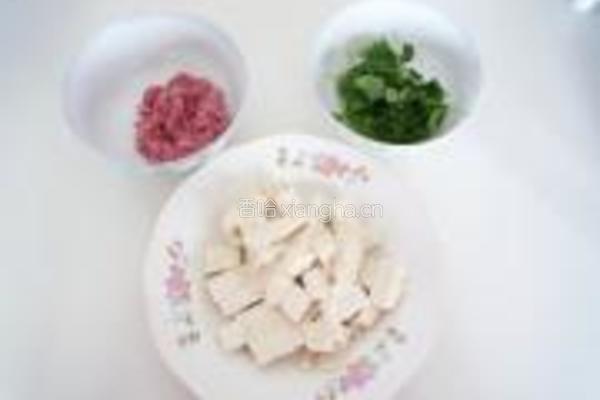 香菜肉末豆腐的做法图解2