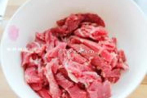 香菜牛肉的做法图解1