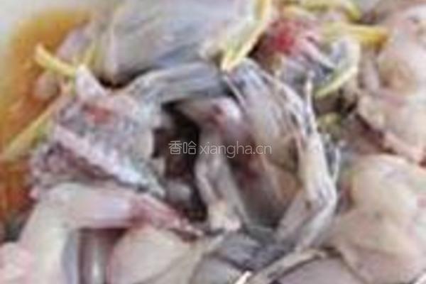 粤式古法田鸡浸凉瓜的做法图解1