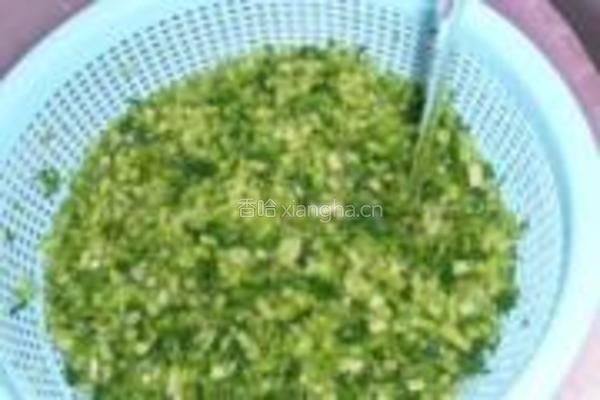 芹菜猪肉水饺的做法图解4